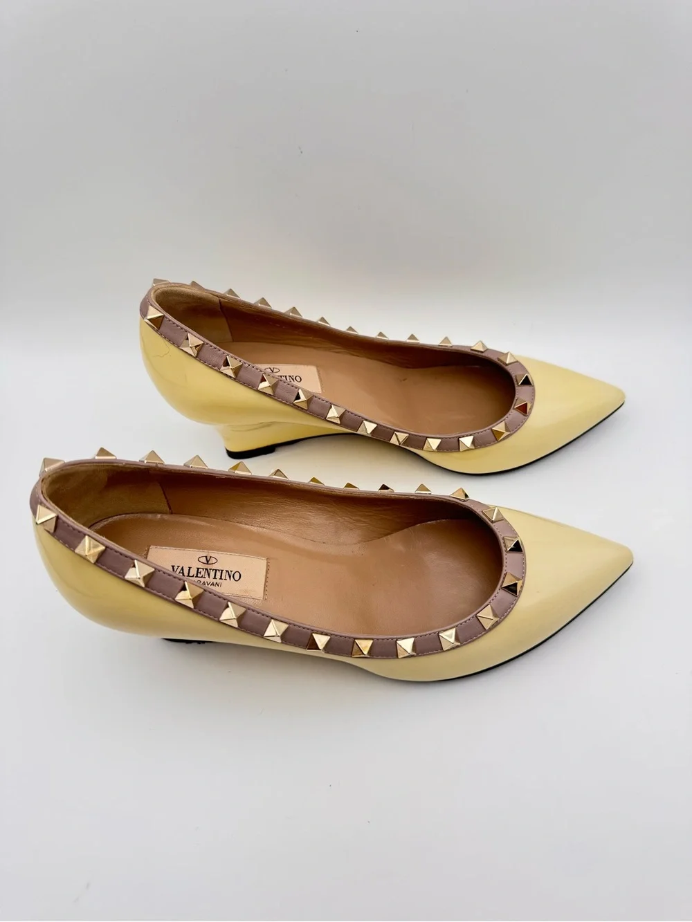 Valentino Garavani Rockstud Patent Leather Wedge Pumps EU 37